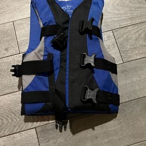Bass Pro Vest X- Small 28’’- 32’’ Chest